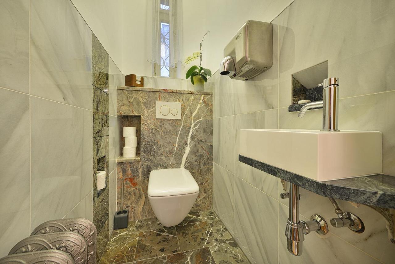 Apartman Dalia Janáčkovo nábřeží Praga Exterior foto