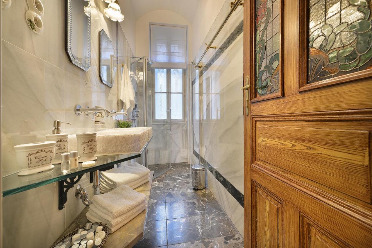 Apartman Dalia Janáčkovo nábřeží Praga Exterior foto