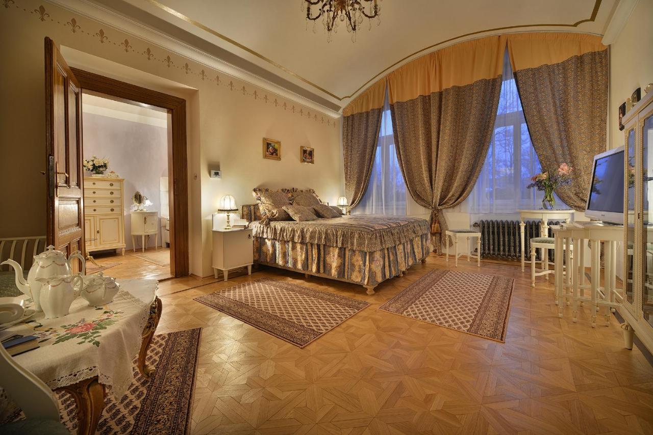 Apartman Dalia Janáčkovo nábřeží Praga Exterior foto