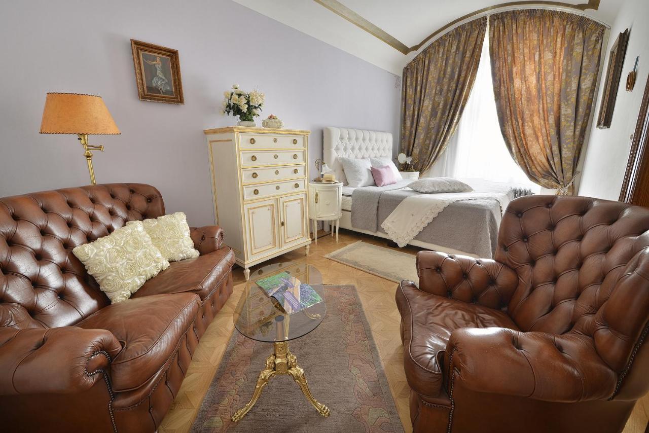 Apartman Dalia Janáčkovo nábřeží Praga Exterior foto