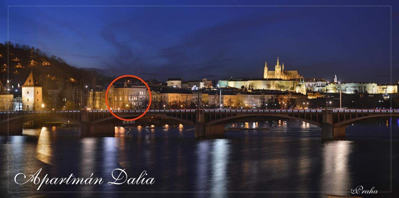 Apartman Dalia Janáčkovo nábřeží Praga Exterior foto