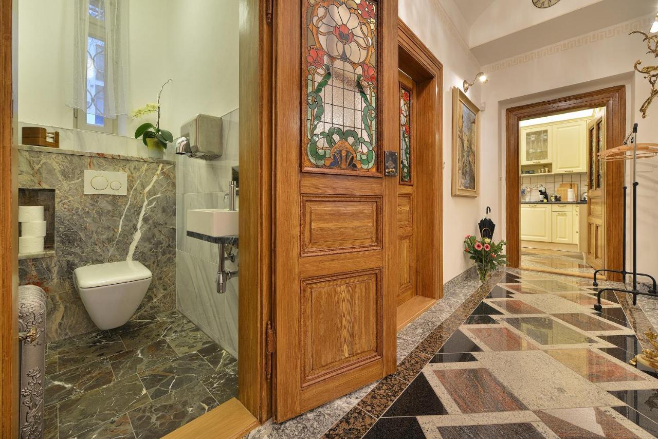 Apartman Dalia Janáčkovo nábřeží Praga Exterior foto