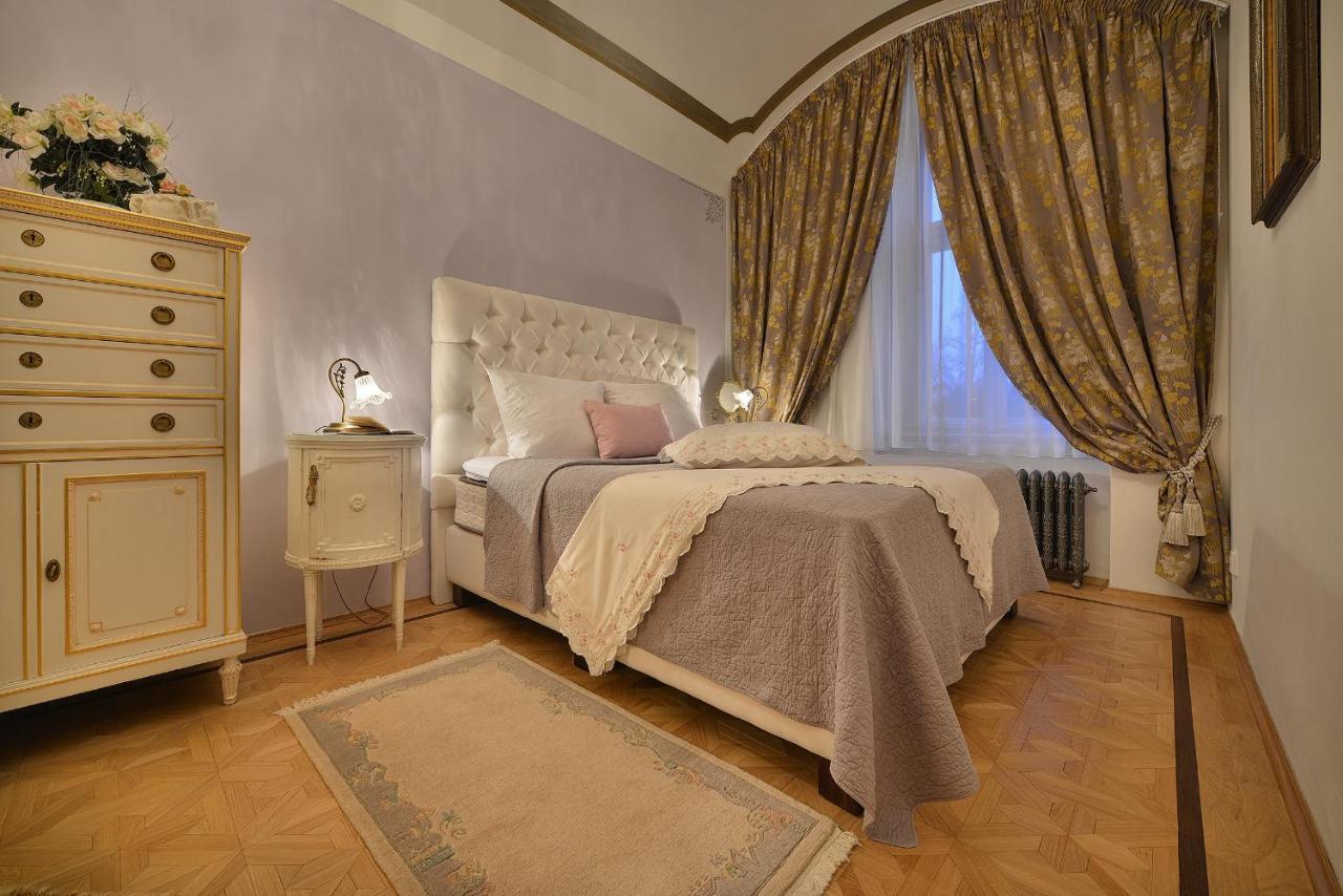Apartman Dalia Janáčkovo nábřeží Praga Exterior foto