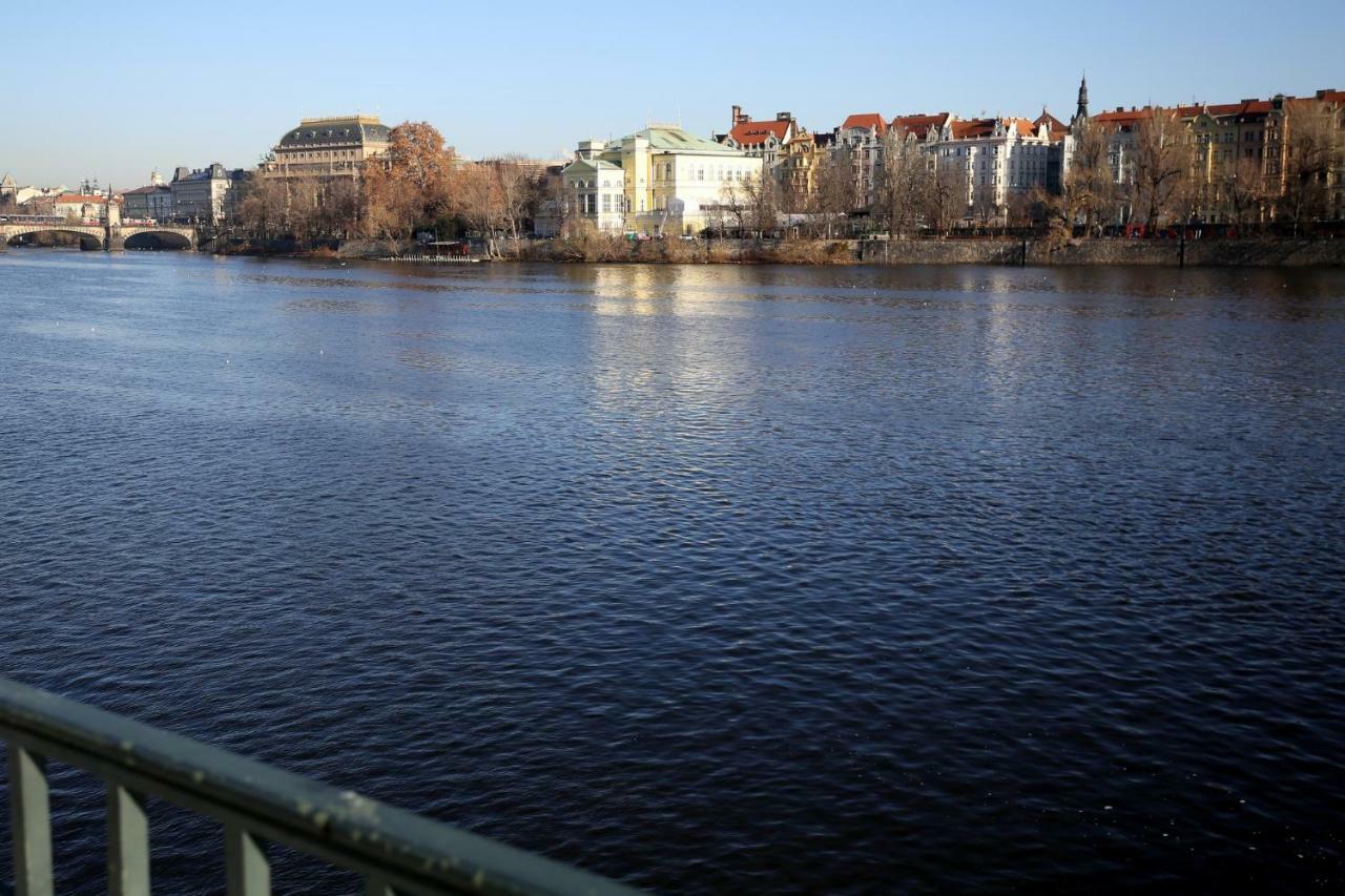 Apartman Dalia Janáčkovo nábřeží Praga Exterior foto